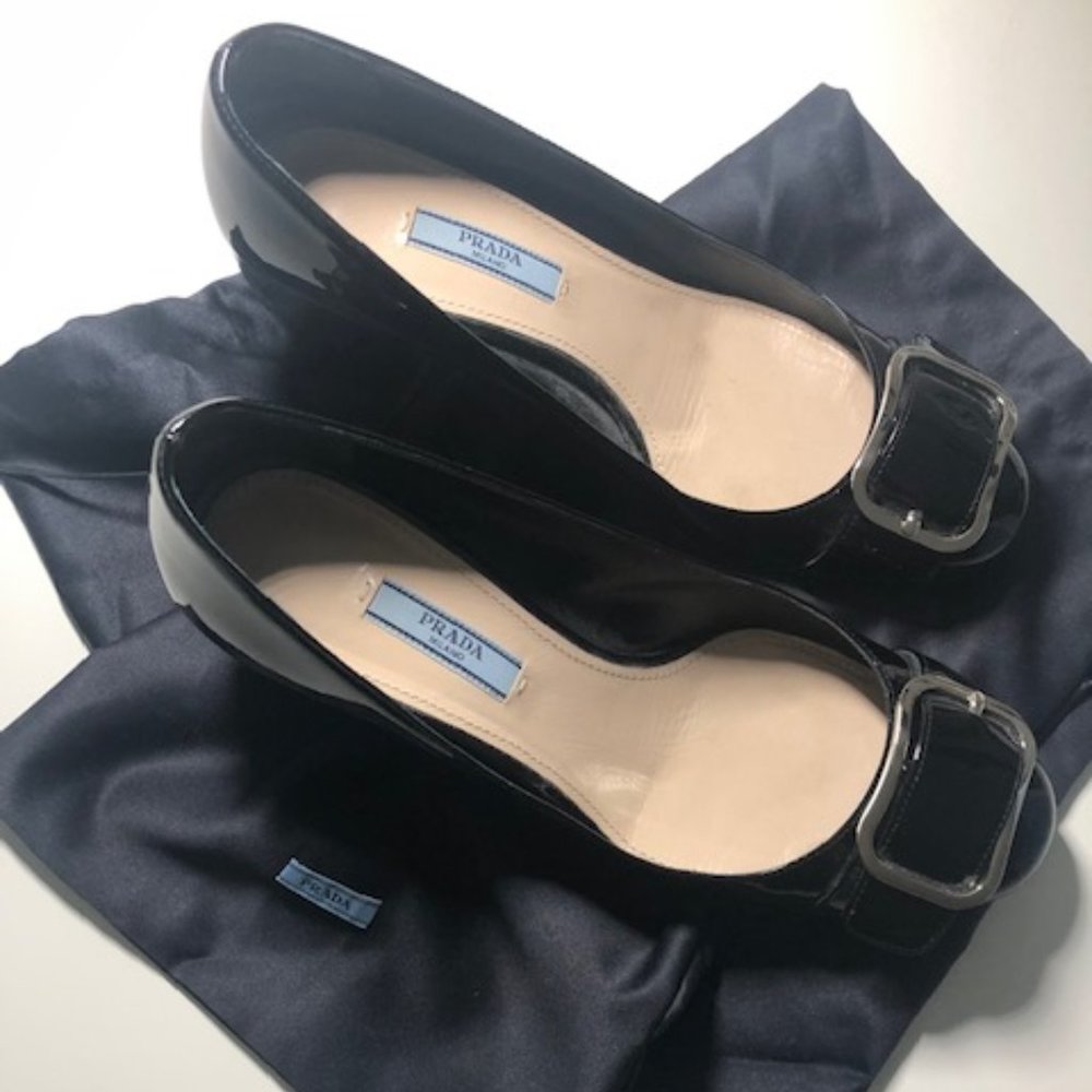 PRADA 8.5 BLACK PATENT LEATHER BUCKLE-BLOCK HEEL PUMPS!